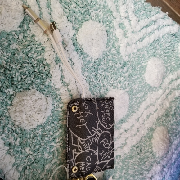 NWT- Betsey Johnson Crossbody/Wristlet - Picture 10 of 12